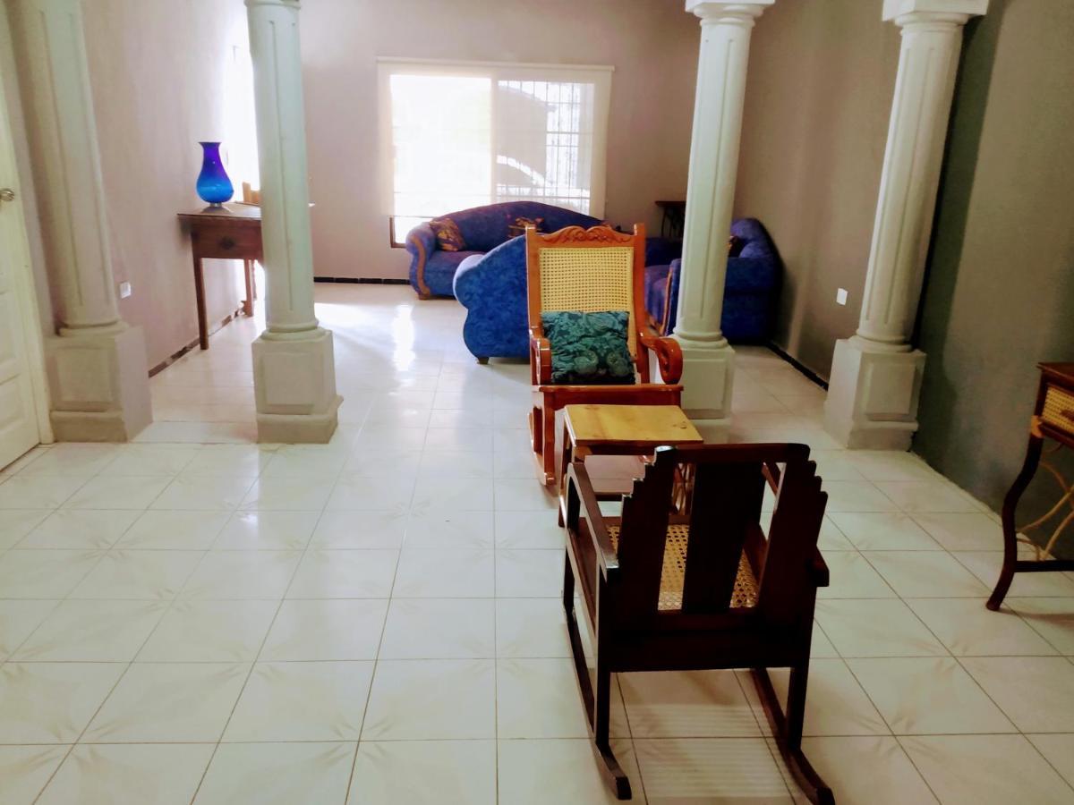 Casa Ixchel - 450M To Downtown, Wifi, Hot Water, Ac Hotel วัลลาโดลิด ภายนอก รูปภาพ